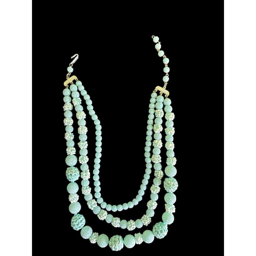 Vintage Triple Strand Beaded Necklace Aqua Blue Textured Beads Silver Tone Clasp - Picture 5 of 7
